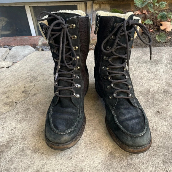 Chanel Black  Wool, Suede & Shearling Lace up Combat Boots, Size 39 - Picture 2 of 16